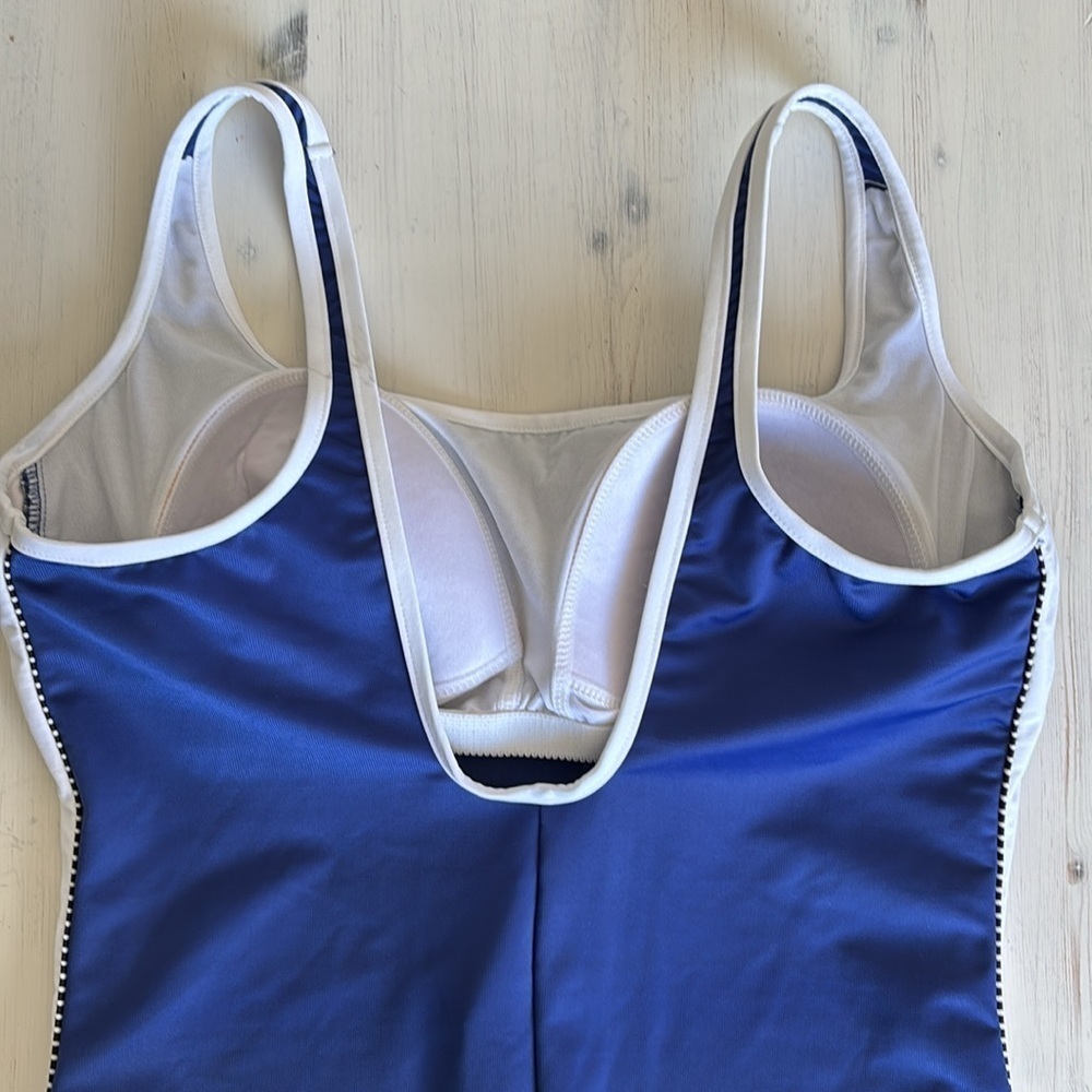 MIRACLESUIT, One Piece Sporty Swimsuit. Size 16? - Picture 6 of 11